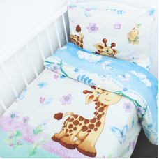 Постельное белье в детскую кроватку из поплина 04589 Веселый жирафик  с простыней на резинке